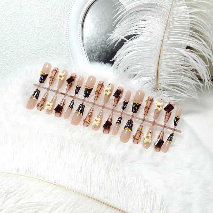 Artificial nails with living bear and gemstone accent Kalsten