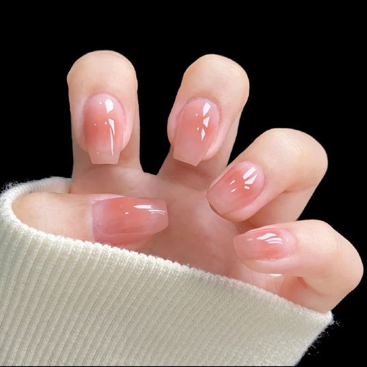 Festive Holiday Themed Press-On Nail Art Kalsten