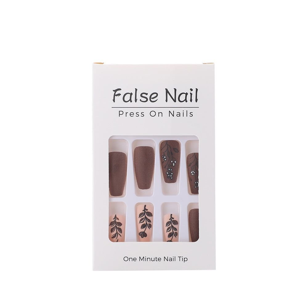 Artificial nails in an elegant and natural design Kalsten
