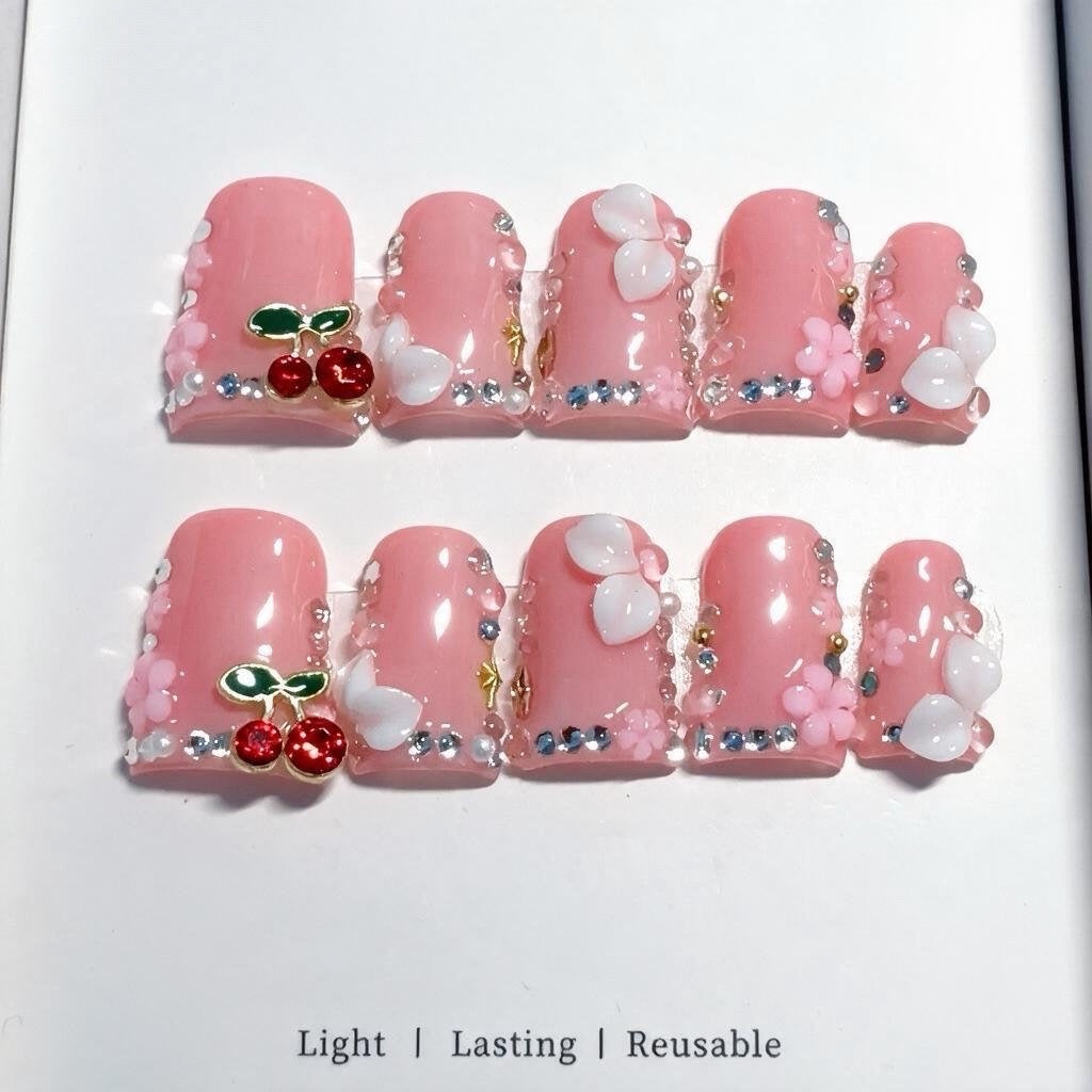 Decorative Floral Press-On Nail Set