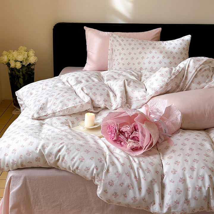 Bedding set made of densely woven cotton percale with fine floral microprint