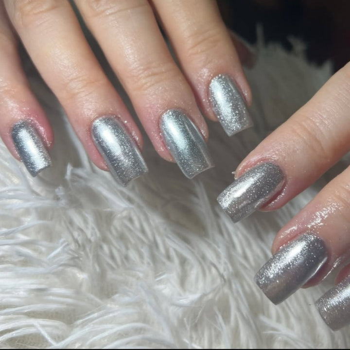 Shimmering Metallic Press-On Nail Set Kalsten