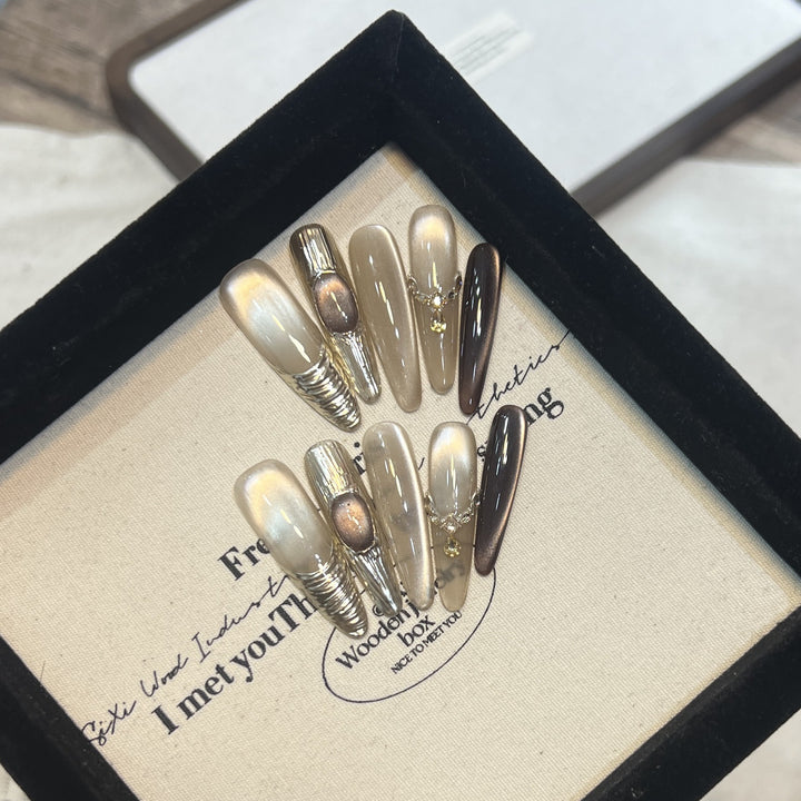 Artistic Press-On Nail Design Kalsten