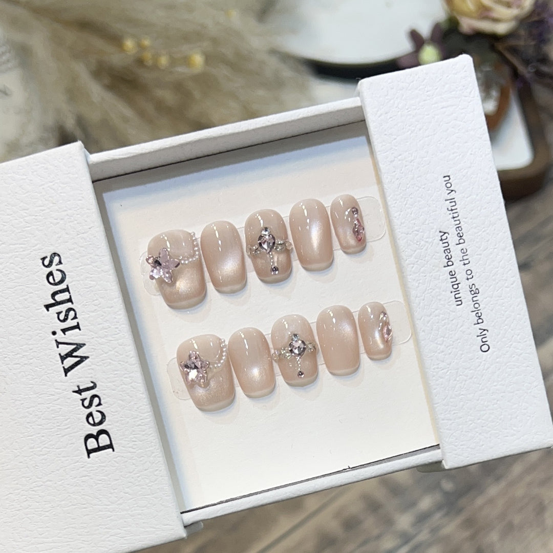 Themed Press-On Nail Art Set with Hello Kitty Designs Kalsten