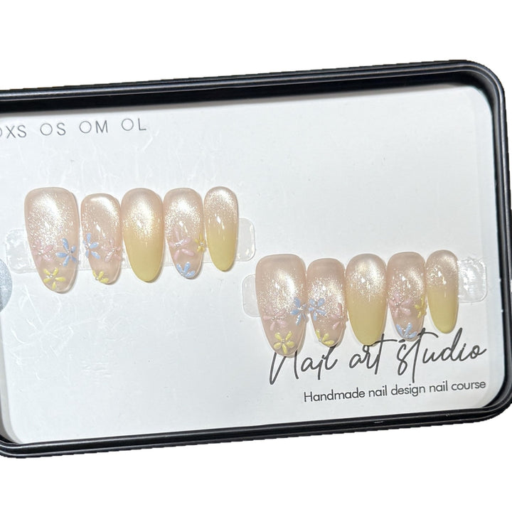 Stylish Press-On Nail Set with Floral Design Kalsten