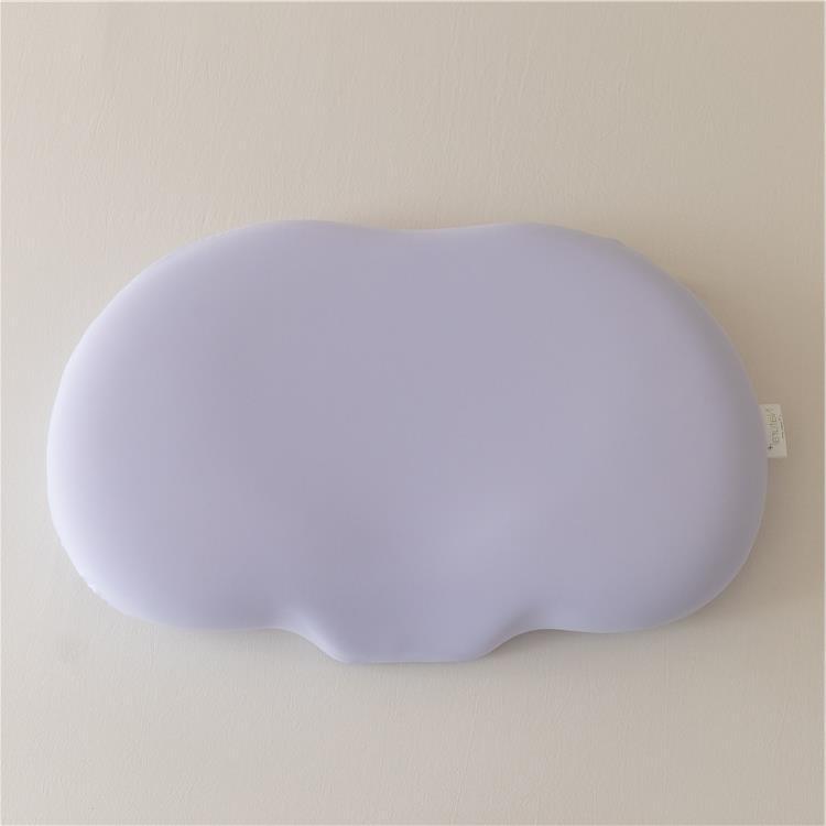 Ergonomic baby pillow against flat head with memory foam