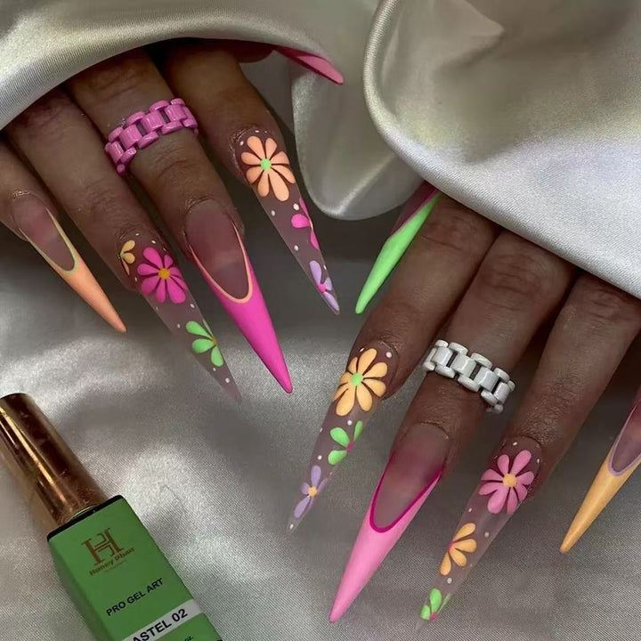 Artificial nail set with playful flower design and elegant high-gloss finish Kalsten