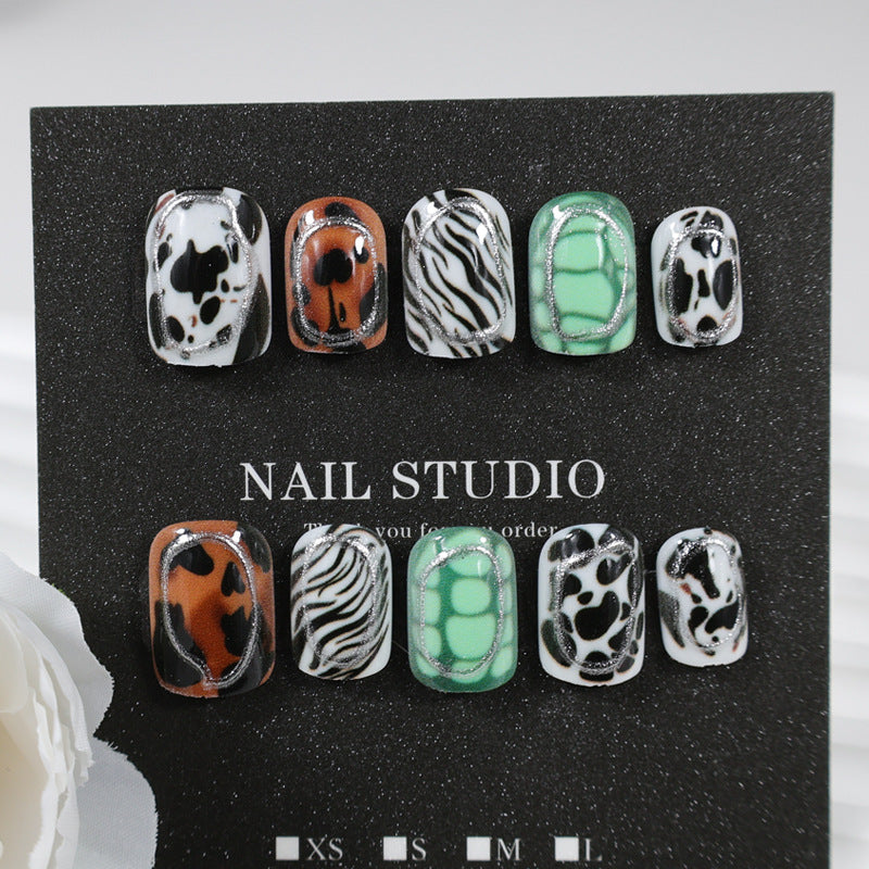 Nail art set with trendy animal patterns Kalsten