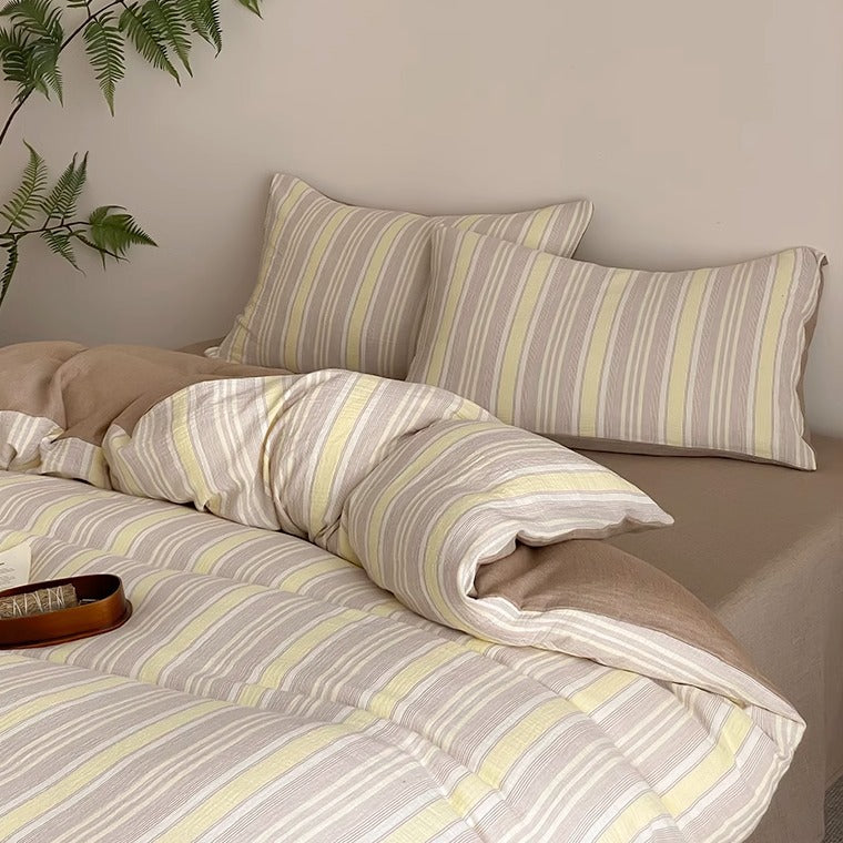 Reversible bedding set made of cotton-linen blend with fine stripe texture and fitted sheet