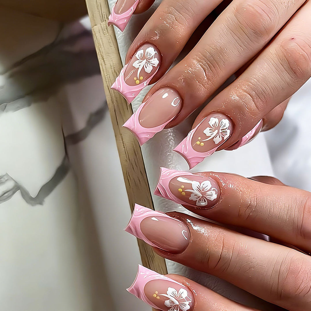 Artificial nails with floral designs and elegant shape Kalsten