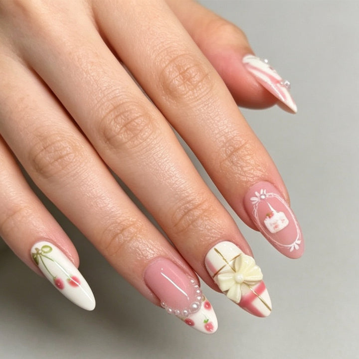 Creative artificial nails with detailed 3D motifs Kalsten