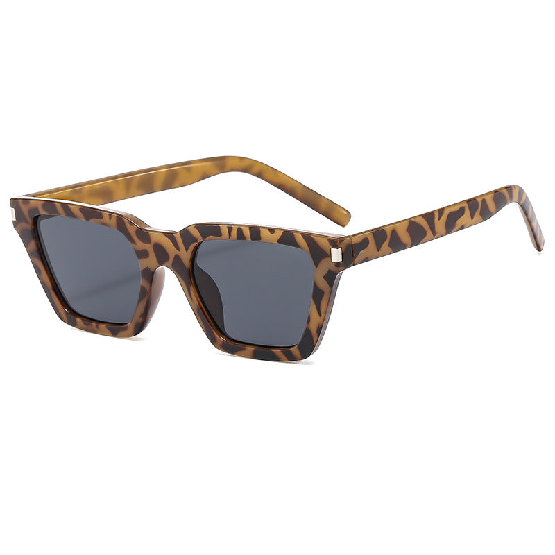 Women's modern sunglasses with striking frame Kalsten