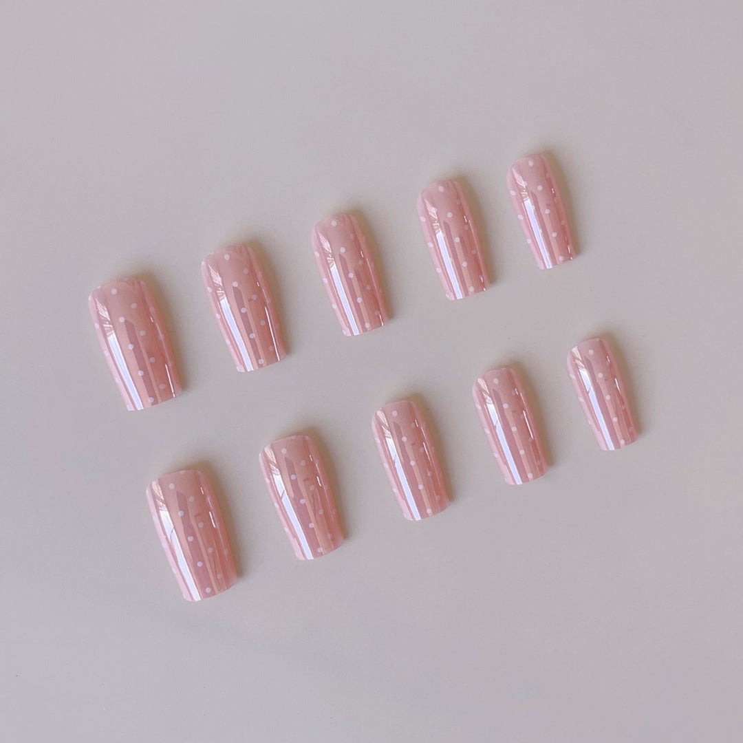Artificial nails with high gloss finish Kalsten