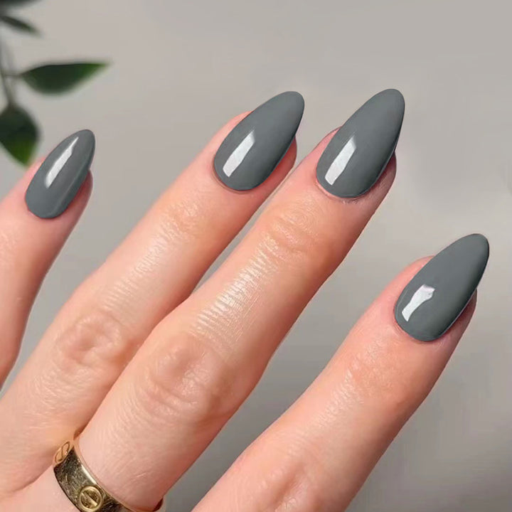 Artistic stiletto nails with elegant high-gloss finish Kalsten