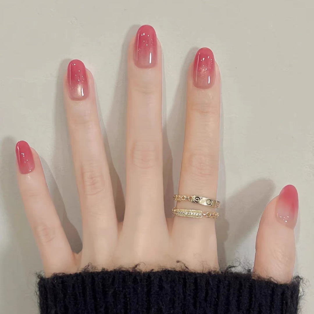 Artificials nails with shimmering ombre effect Kalsten