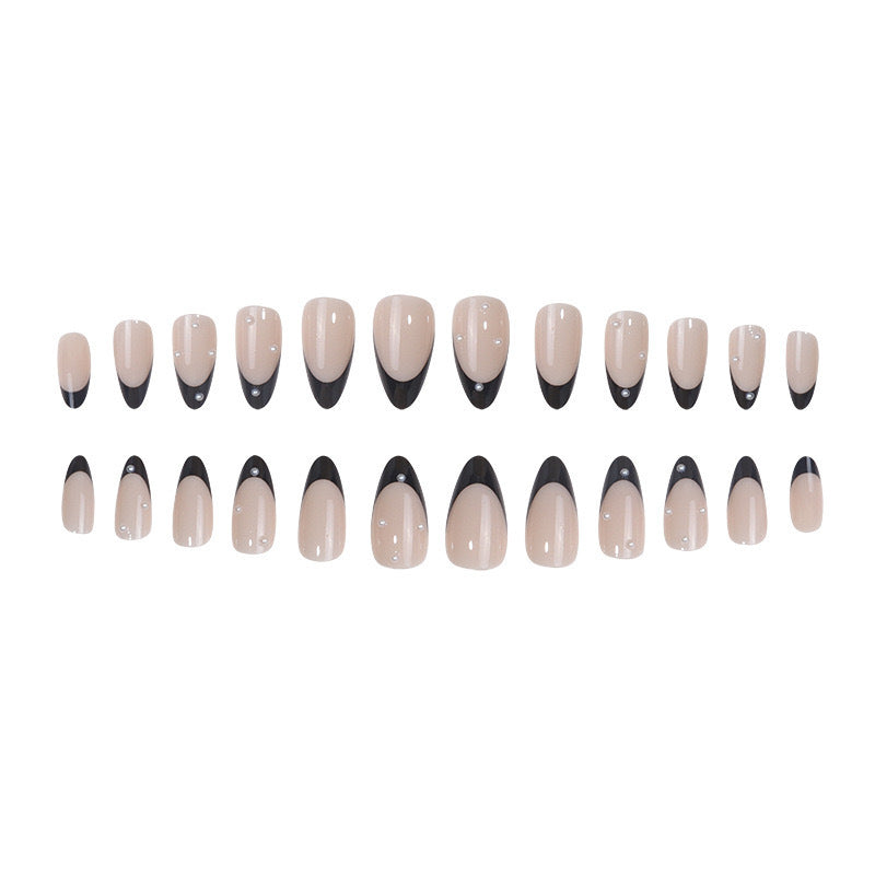 Artificial nail set with elegant lace design and radiant shine Kalsten