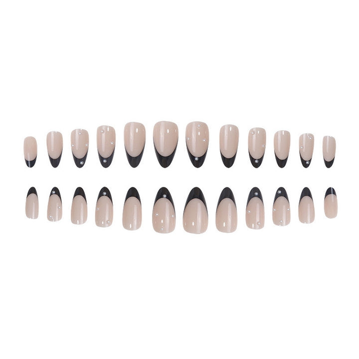 Artificial nail set with elegant lace design and radiant shine Kalsten