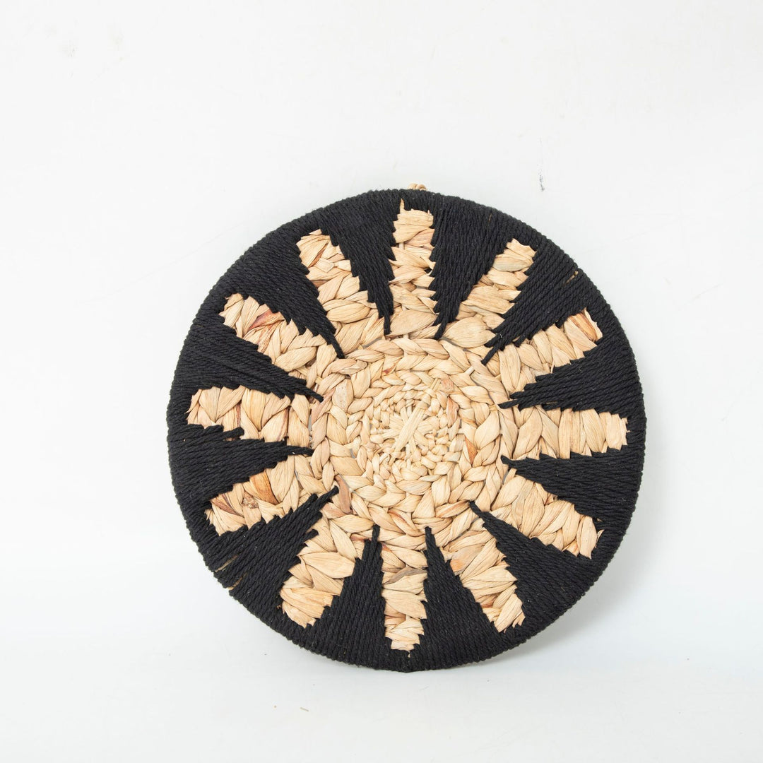 Decorative Table Coaster Made of Woven Rattan Kalsten