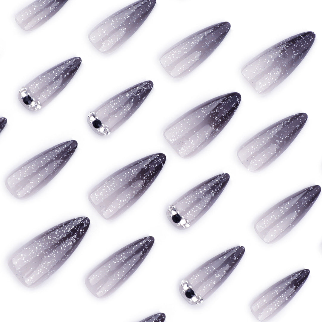 Glamorous artificial nails with sparkling accents Kalsten