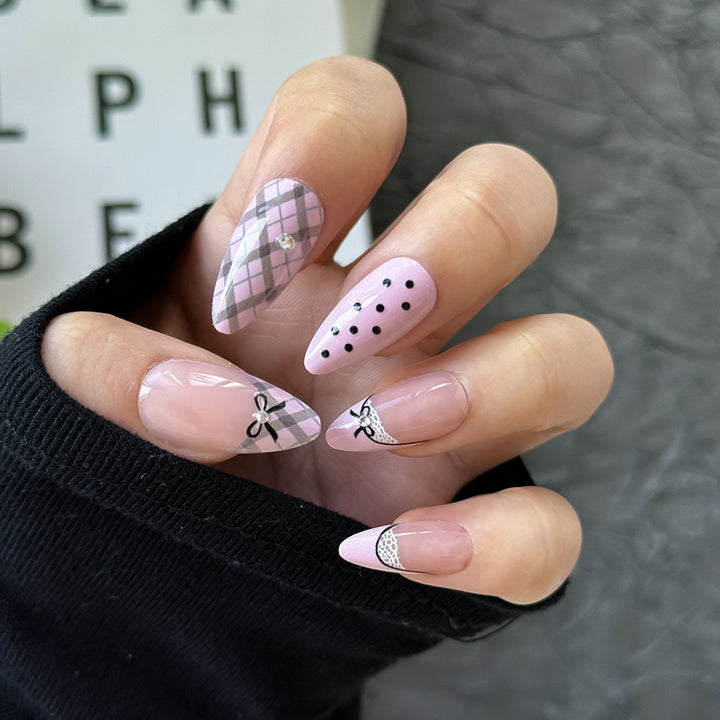 Elegant Vintage-Inspired Press-On Nail Set Kalsten