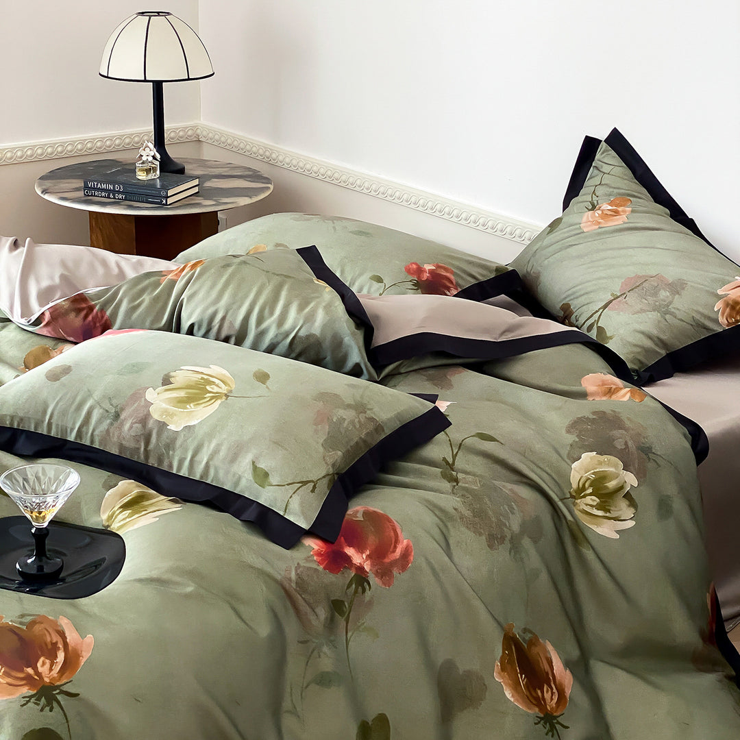 Satin bed linen set with large area watercolor flower print and fine edge piping