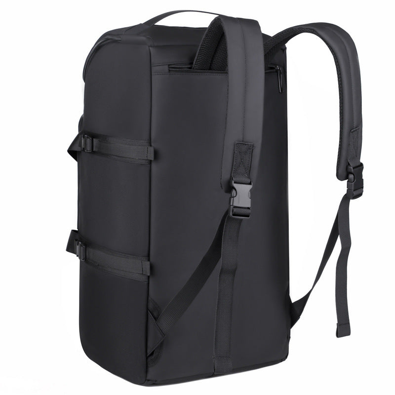 Men's sporty and spacious travel bag Kalsten