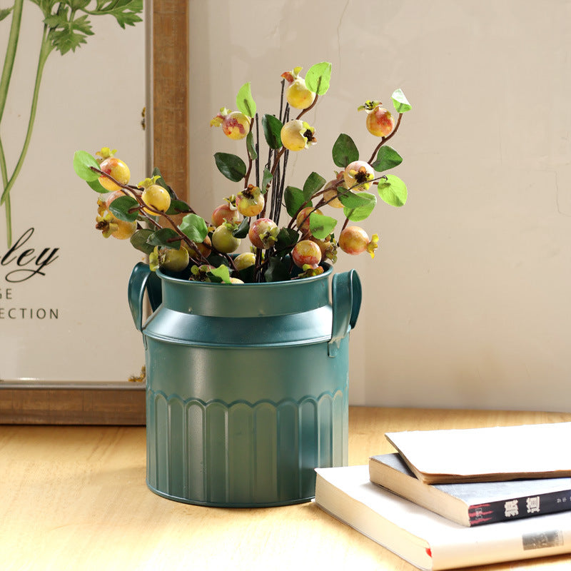Stylish metal storage unit Kalsten