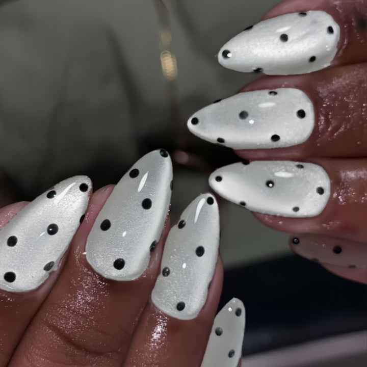 Artistic Press-On Nail Set with Polka Dot Design Kalsten