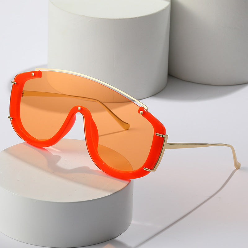 Fashion-Forward Futuristic Shield Sunglasses Kalsten