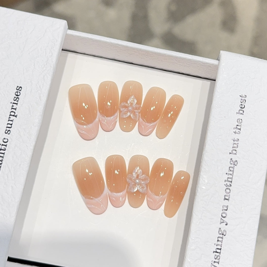 Artificial nails with romantic 3D flower accents Kalsten