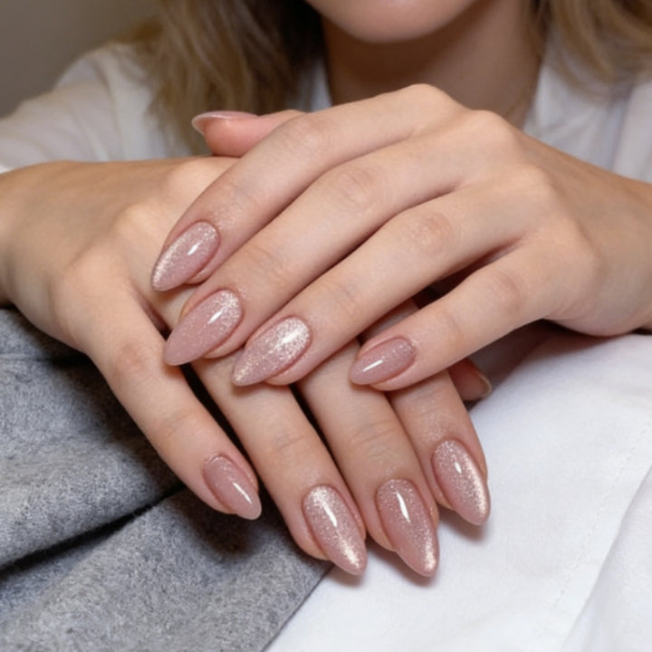 Glittering and Elegant Artificial Nails Kalsten