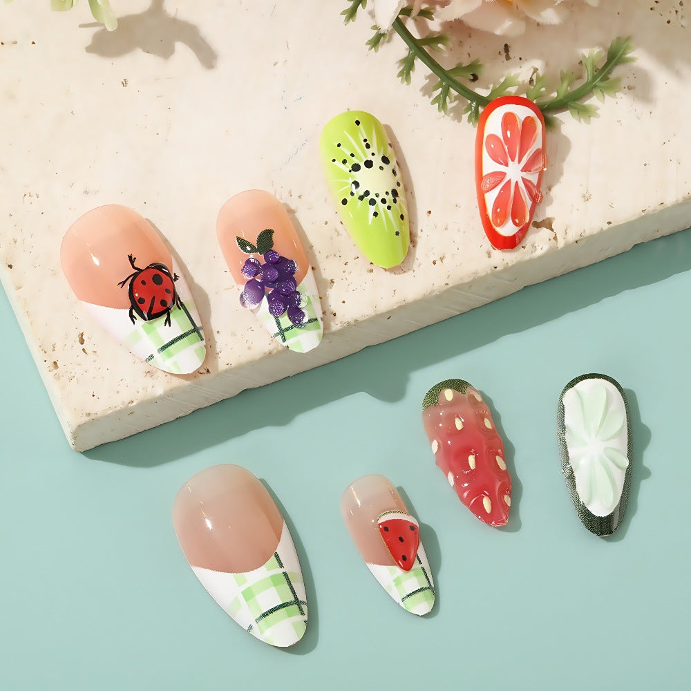 Creative and cheerful art nails Kalsten