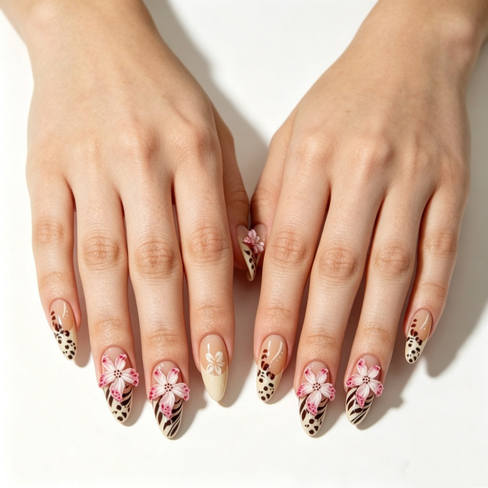 Artificial nails with floral accents and animal print Kalsten