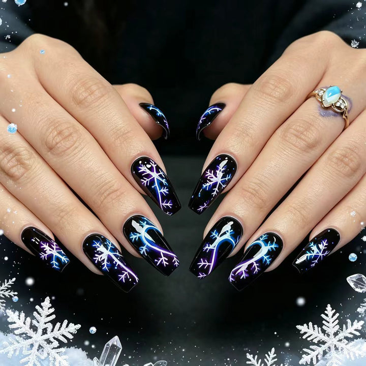 Artistic Snowflake-Pattern Nail Art Kalsten