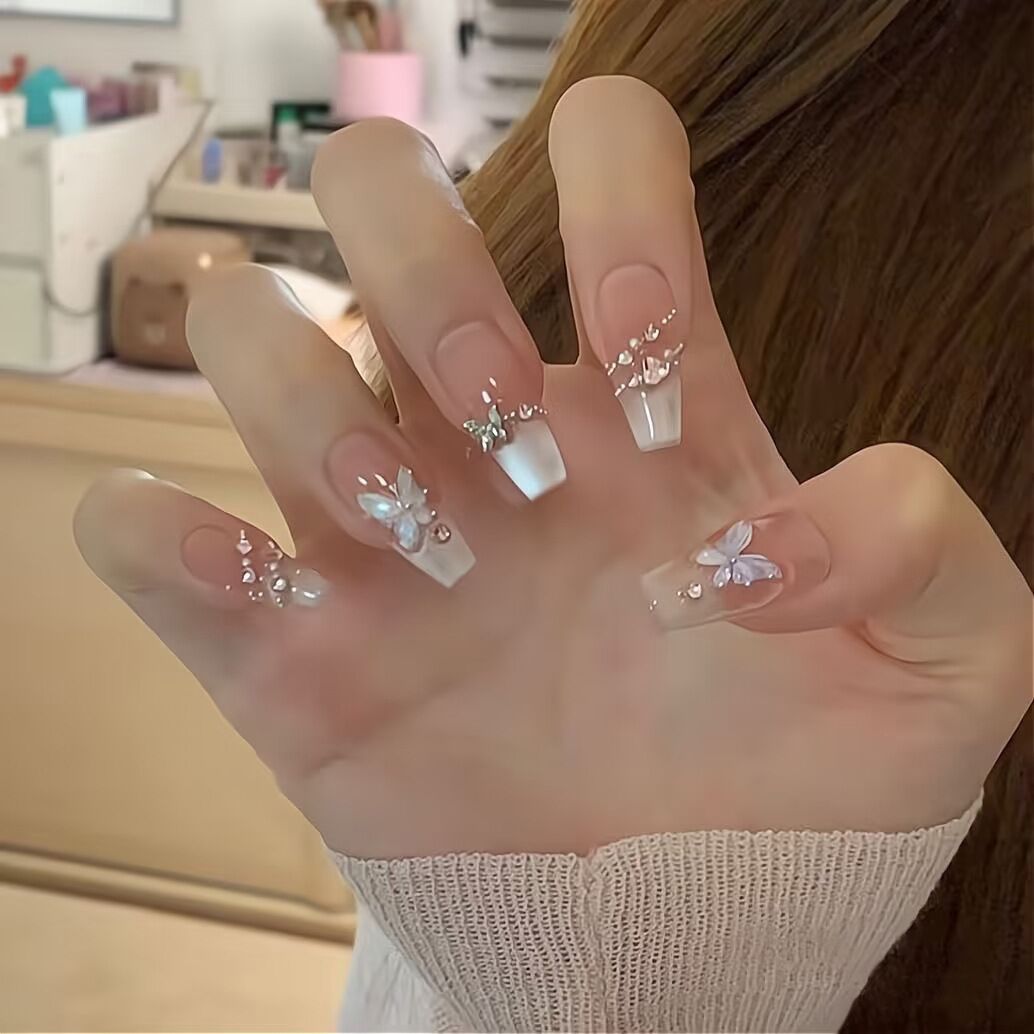 Artistic Floral-Embellished Press-On Nail Art Kalsten