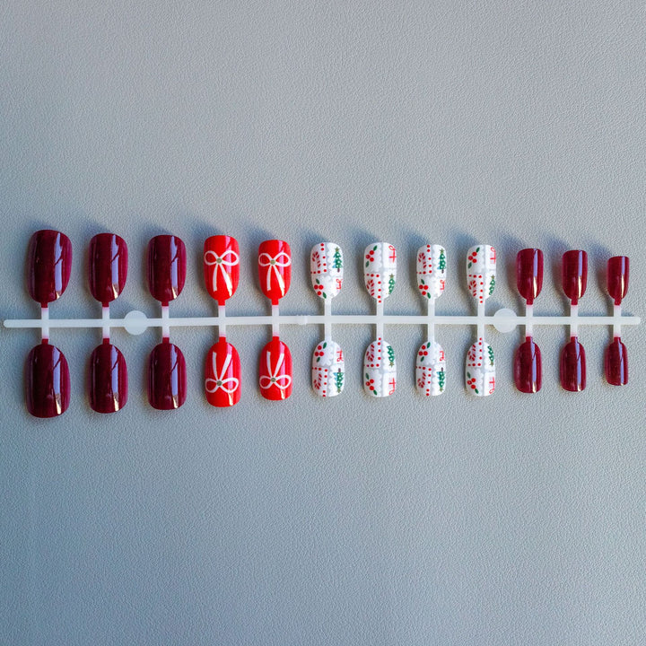 Artistic Holiday-Themed Nail Art Kit