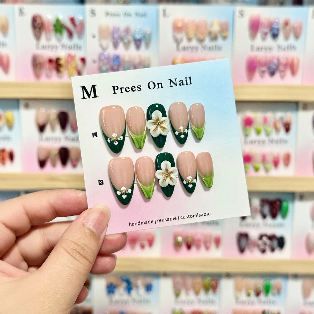 Artistic Floral Press-On Nail Set  1791773919