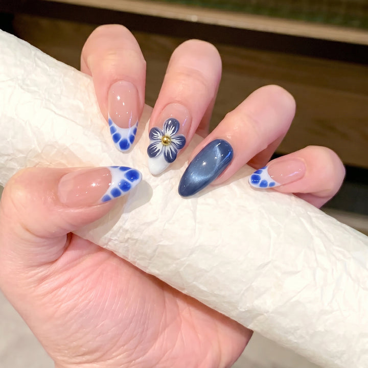 Artistic Press-On Nail Set with Floral and Geometric Accents Kalsten