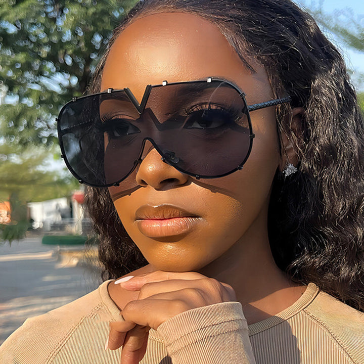 Women oversized goggles in futuristic design Kalsten