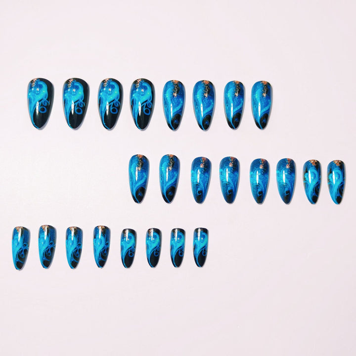 Glittering Nail Art Kalsten