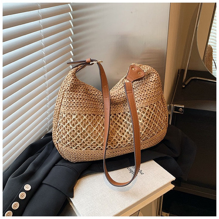 Shoulder bag made of high-quality natural material with woven design Kalsten