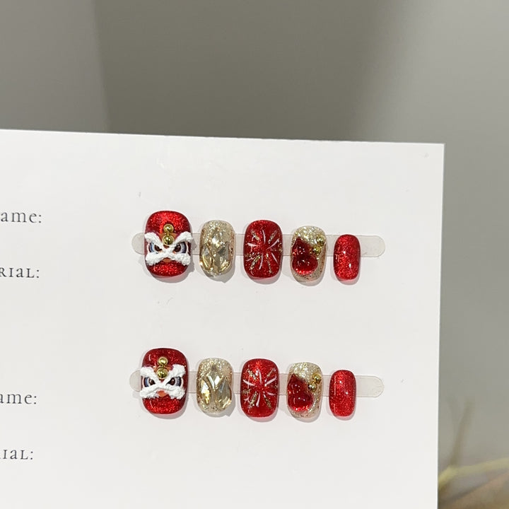 Festive Holiday-Themed Press-On Nails