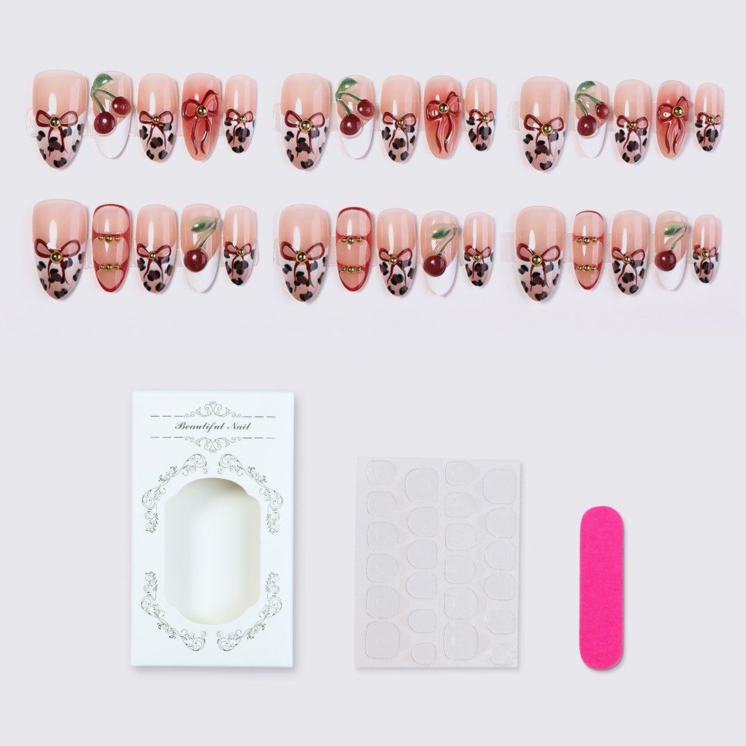 Nail set with stylish floral and animal accents Kalsten