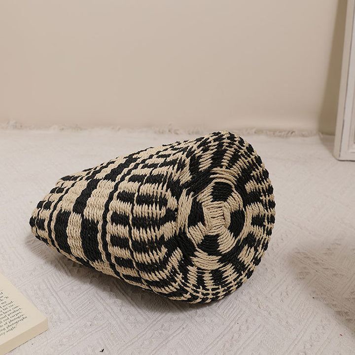 Handcrafted basket bag with modern geometric pattern Kalsten