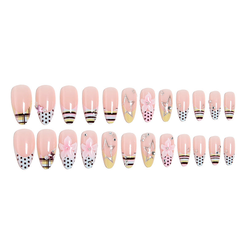 Artificial nail set with decadent floral and geometric design Kalsten