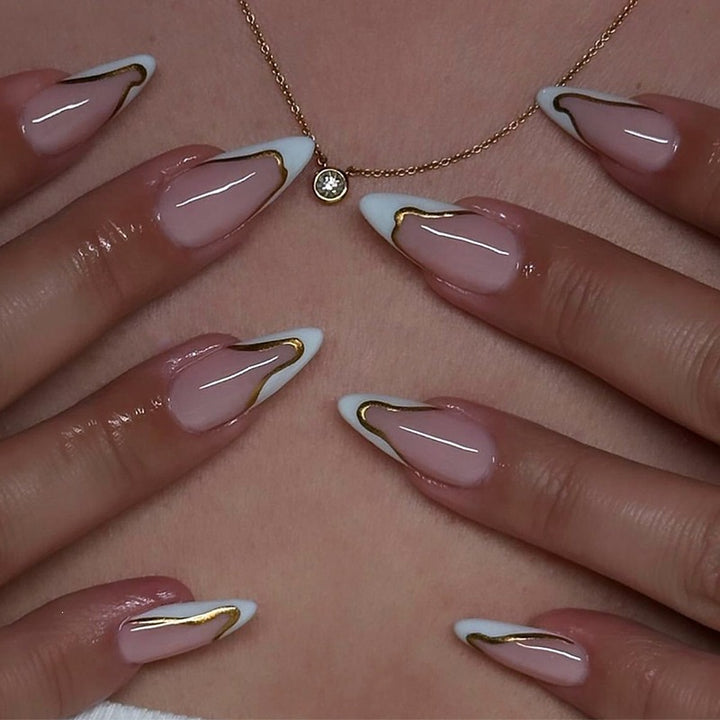 Elegant artificial nail set with gold accents Kalsten
