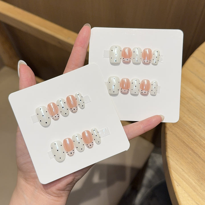Artificial Nail Tips in Elegant Design Kalsten