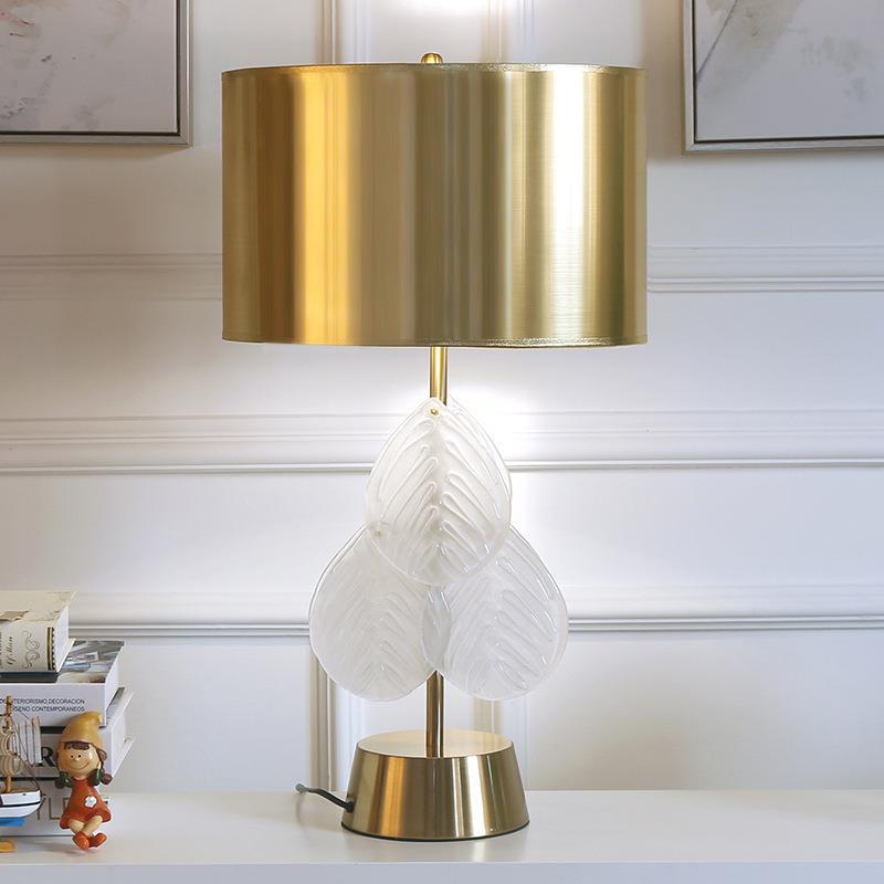 Elegant Leaf-Shaped Table Lamp