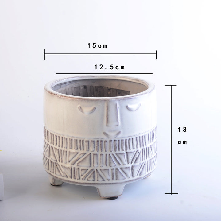 Decorative plant pot with facial features Kalsten