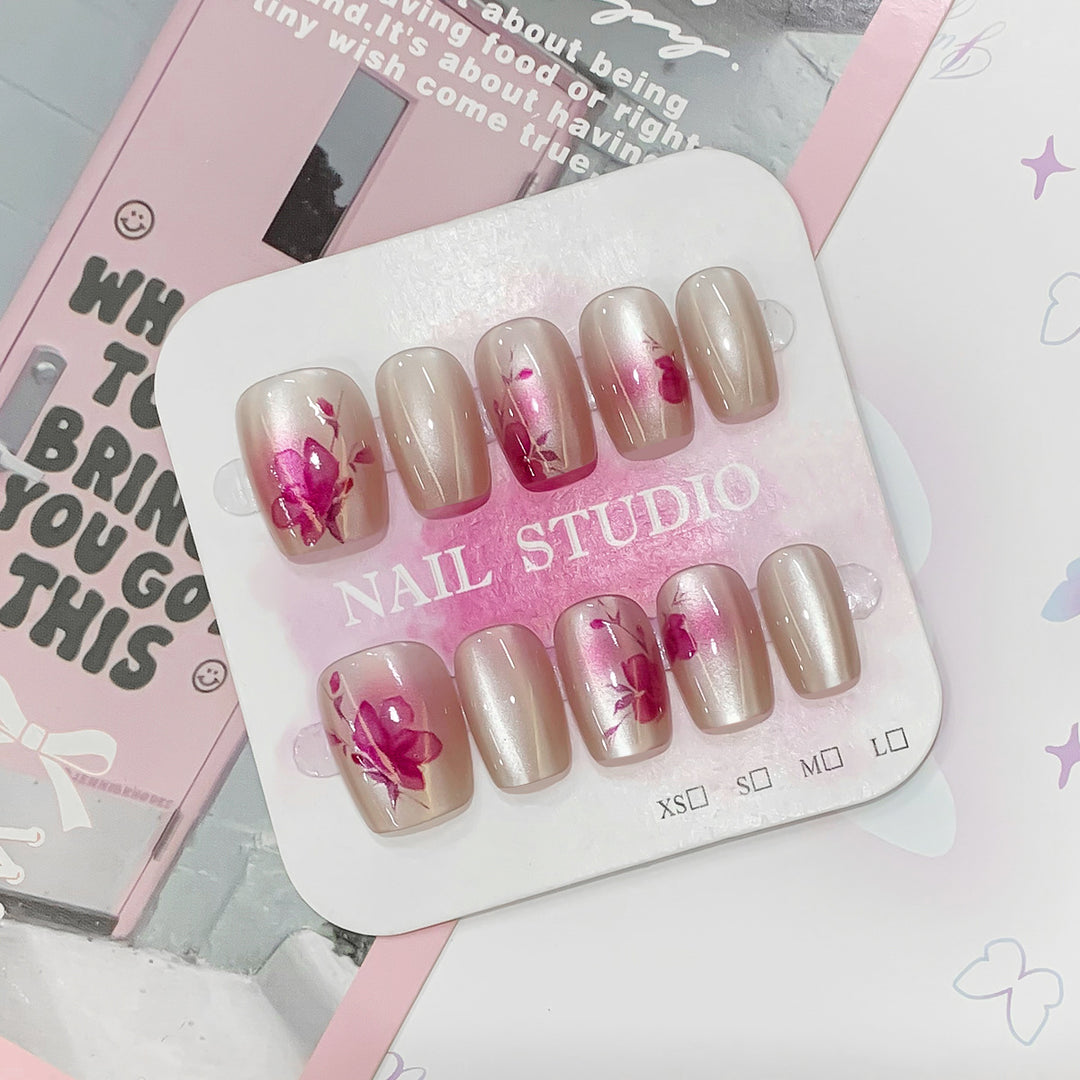Artificial nail tips with floral accents Kalsten